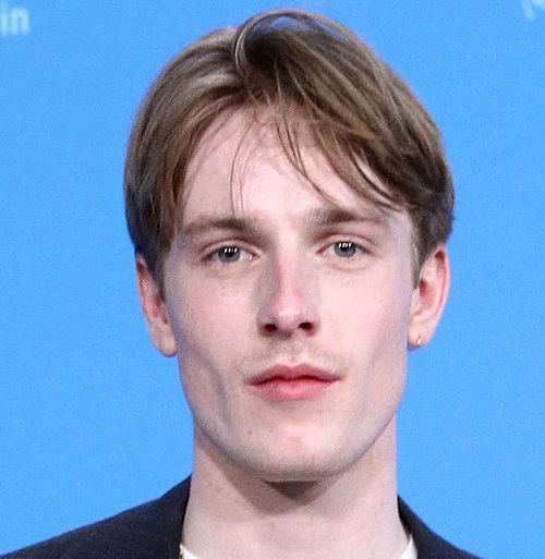 Louis Hofmann Net Worth